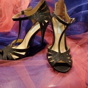 Betsey Johnson Glitter T-strap pump